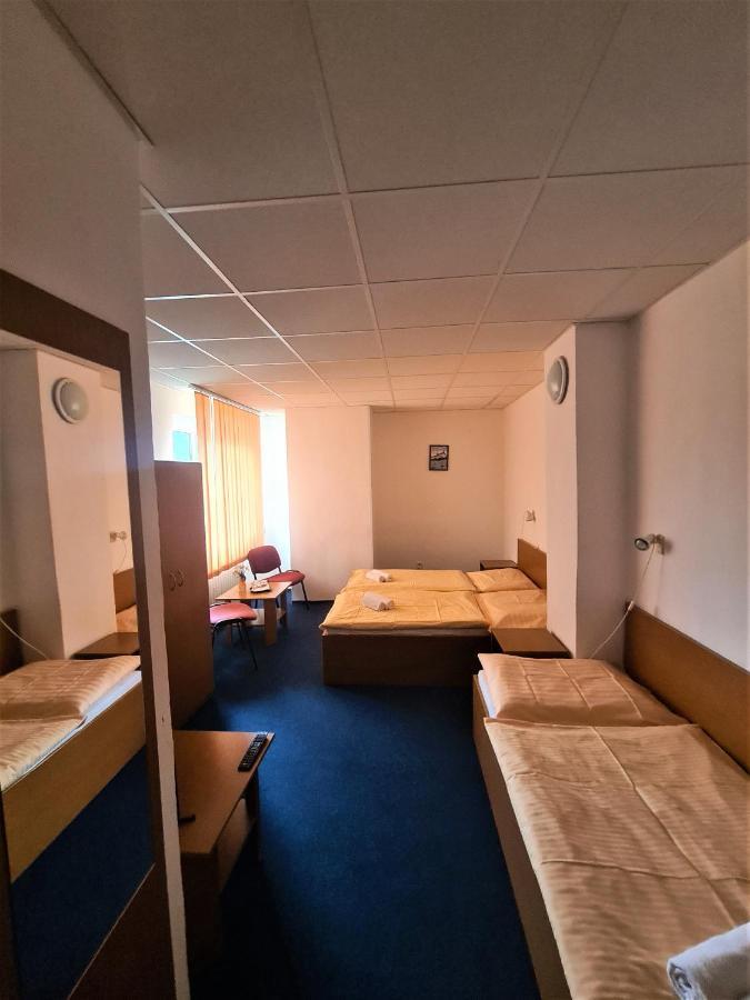 Penzion Olympia Banská Bystrica Buitenkant foto