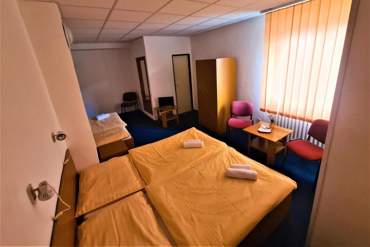 Penzion Olympia Banská Bystrica Buitenkant foto