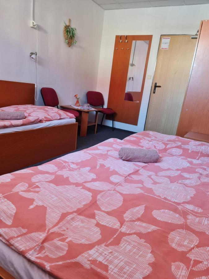 Penzion Olympia Banská Bystrica Buitenkant foto