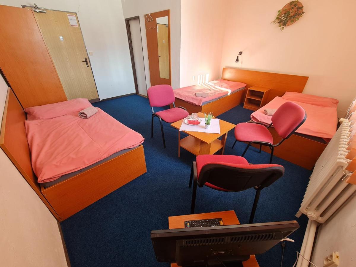 Penzion Olympia Banská Bystrica Buitenkant foto
