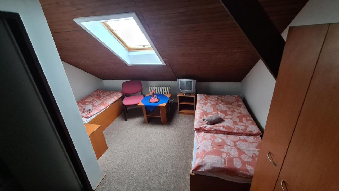 Penzion Olympia Banská Bystrica Buitenkant foto